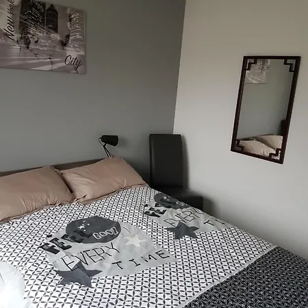 Maison Individuelle 500 M De La *