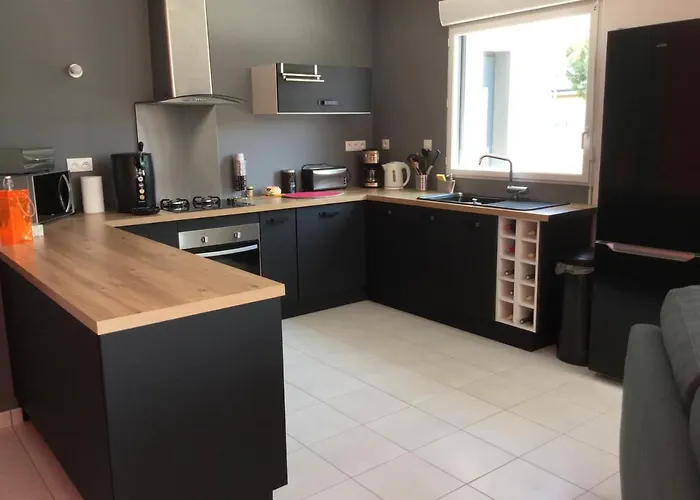 Maison Individuelle 500 M De La *