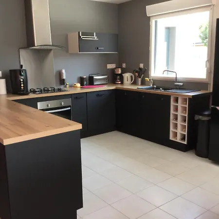 Maison Individuelle 500 M De La *