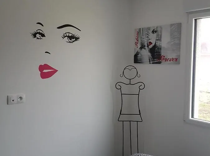 Maison Individuelle 500 M De La